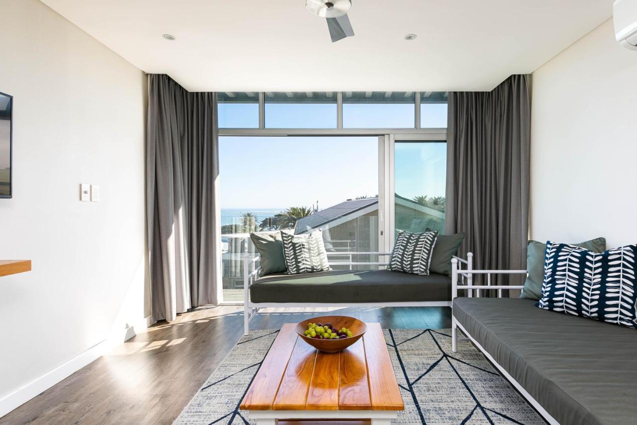 Beach Views -Camps Bay Village Kaapstad Buitenkant foto
