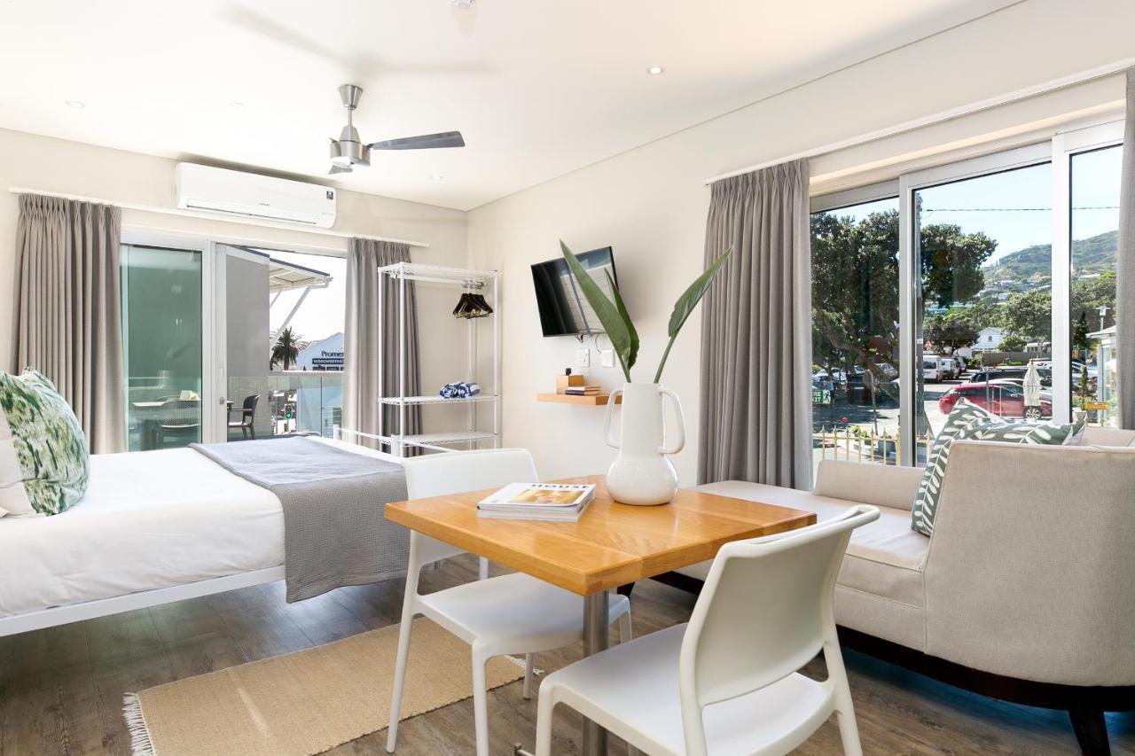 Beach Views -Camps Bay Village Kaapstad Buitenkant foto